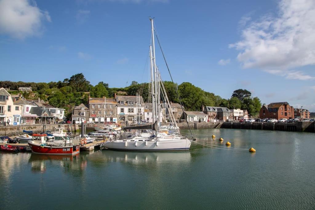 Trethvor House Ensuite Double Room With Free Parking In Quiet Residential Area Padstow Exterior foto