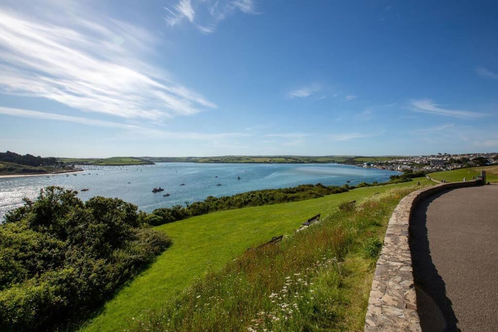 Trethvor House Ensuite Double Room With Free Parking In Quiet Residential Area Padstow Exterior foto
